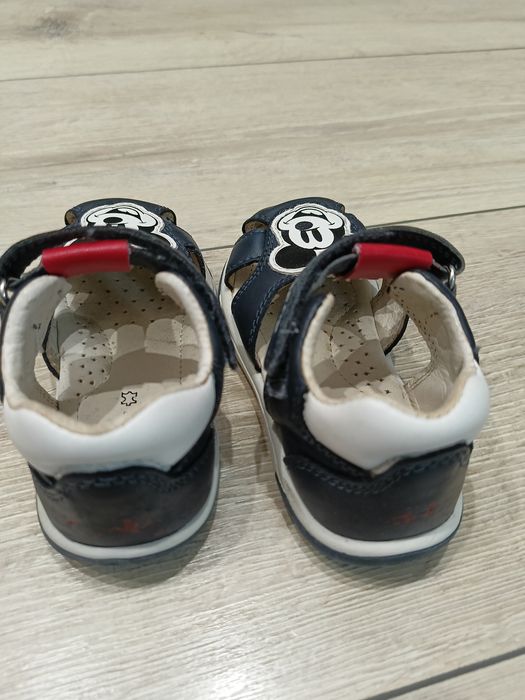 Продам сандали Geox детские