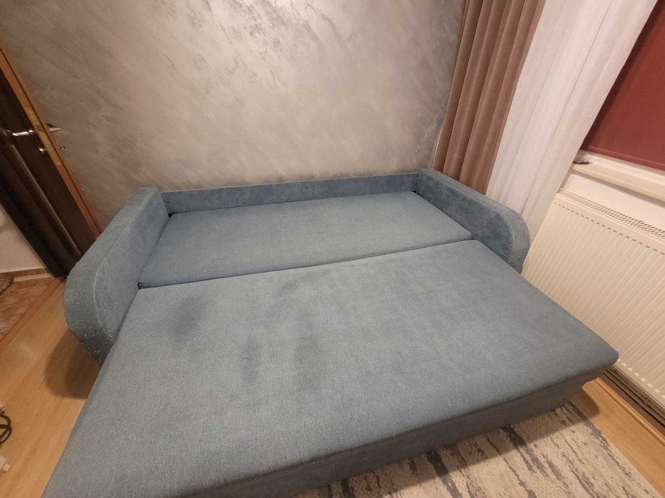 Canapea doua persoane.