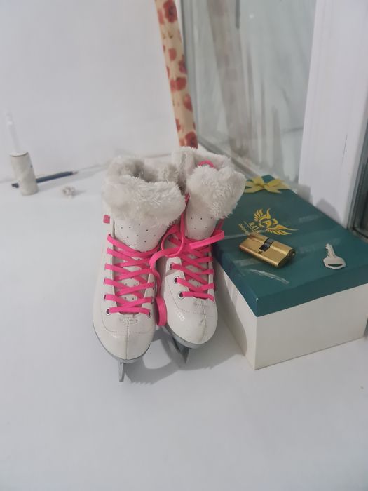 Продам коньки детские для девочки