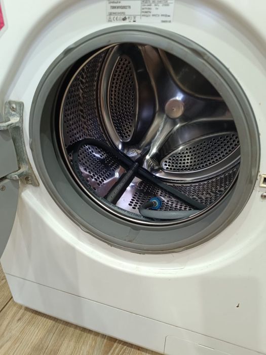 Продам б/у стиральную машину