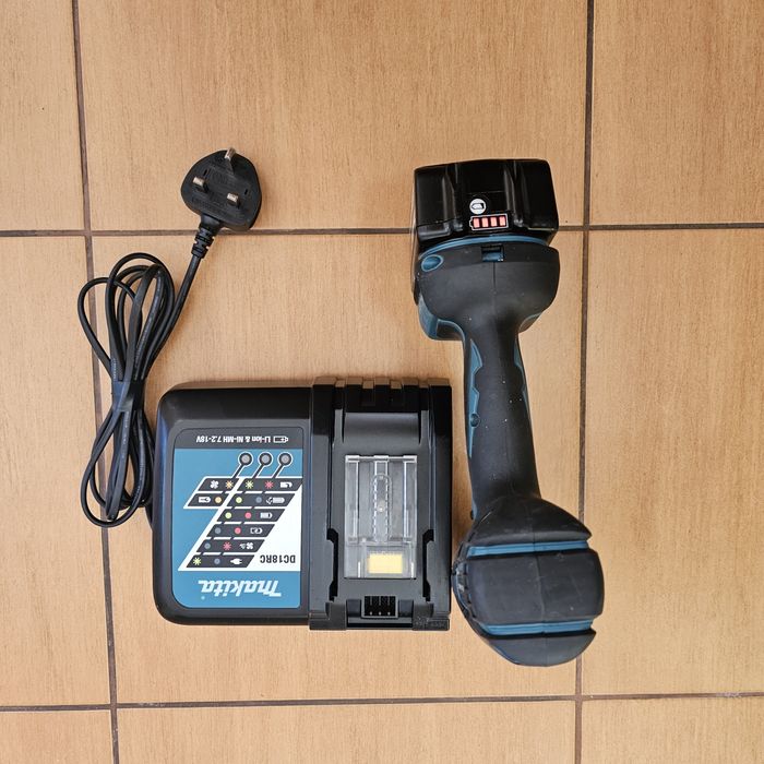 Mașină gaurit/însurubat professionala cu percutie Makita DHP 459