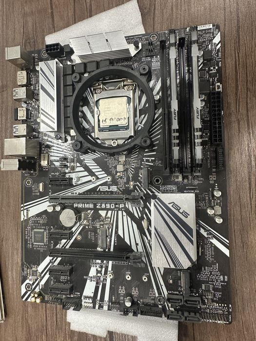 Z390-P Asus Prime/ Core i5 9600k/ 16GB Kingston fury Beast