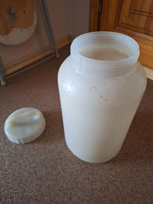 Продам канистра-фляга 10 литров