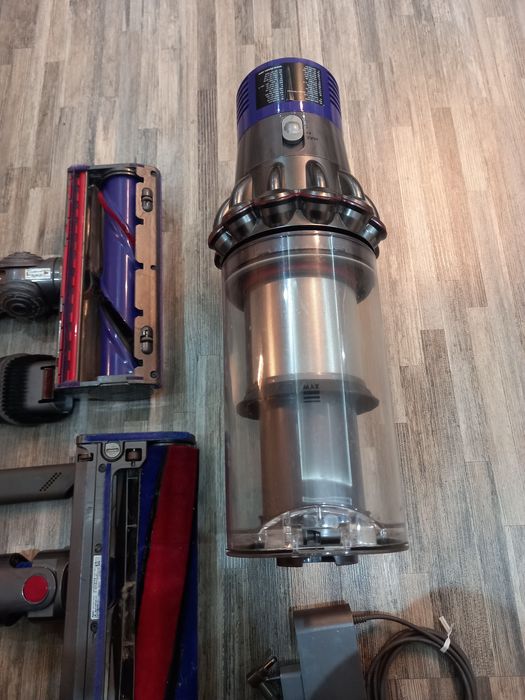 Aspirator Dyson v10