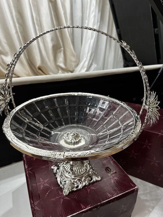 Фруктовница и конфетница