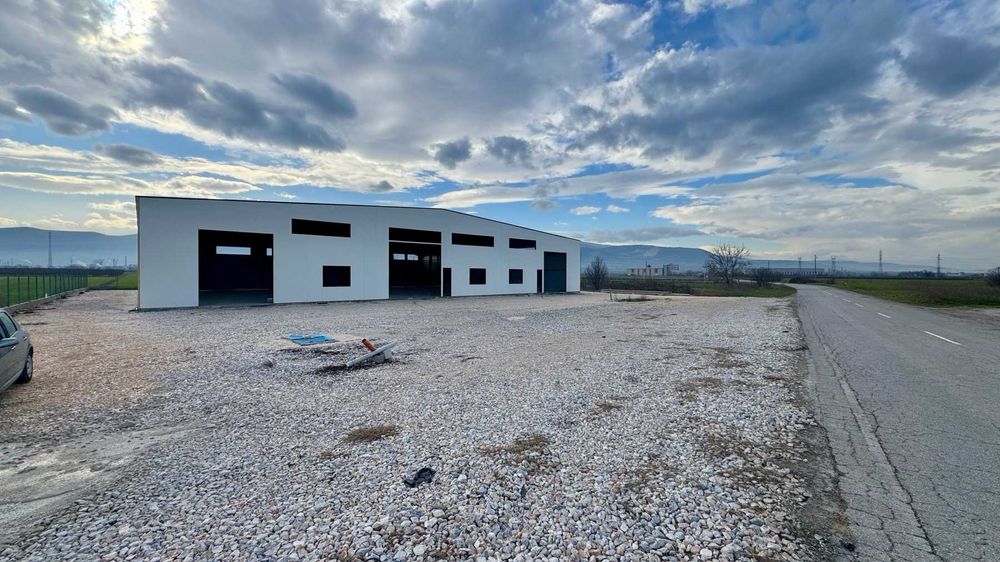 Дава се под наем Склад в с. Крумово, Област Пловдив - 465 кв.м за 1994.61 € - Снимка #4