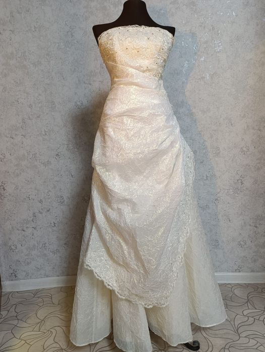 Продам новое свадебное платье.