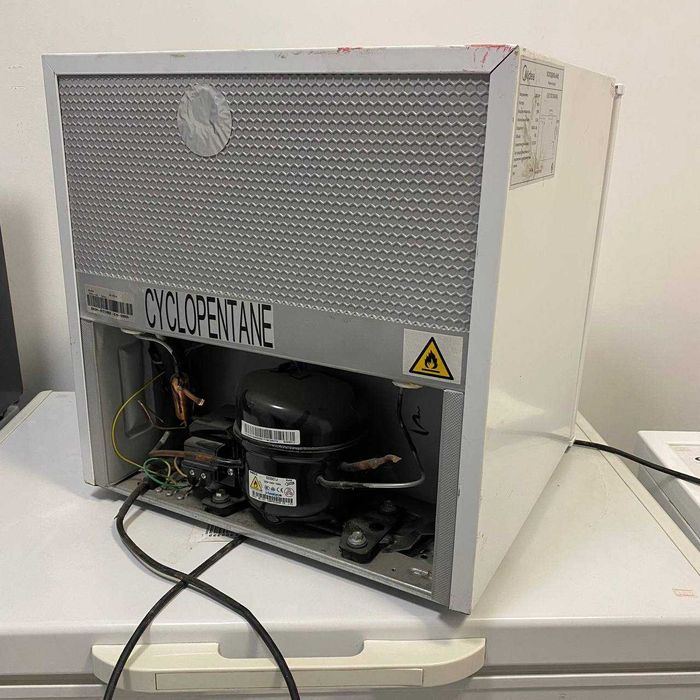 A21 / Холодильник Midea HS-65LN / sk33266