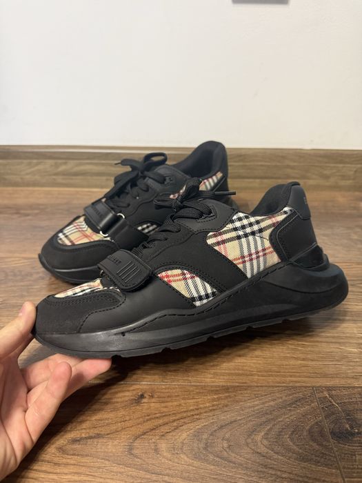 Adidasi Burberry Bărbati marimea 41