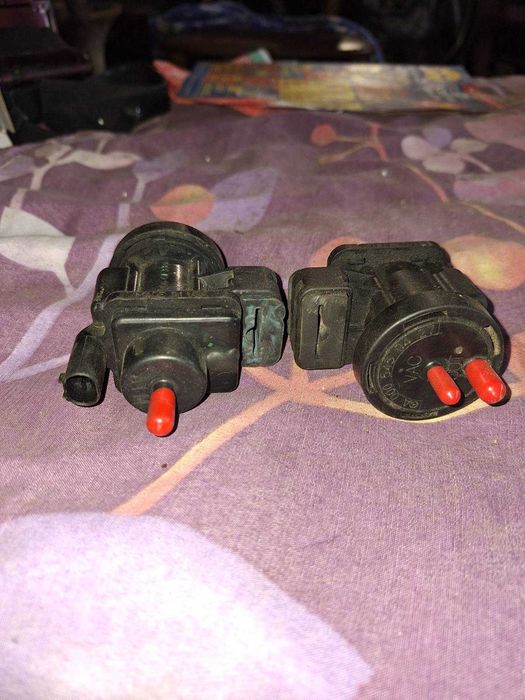 Електровакумни клапани за Мерцедес C220 cdi 2бр.