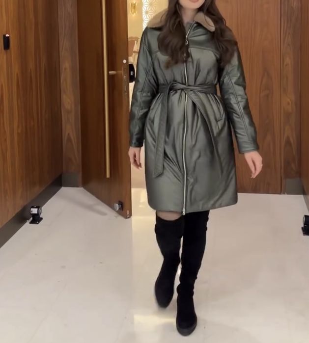 Продам куртку женскую