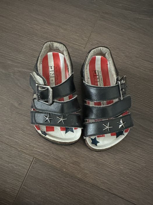 Продам детскую обувь для мальчиков и для девочек б/у