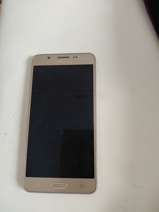 Срочно продам самсунг j 5