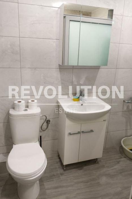 Дава се под наем Тристаен апартамент в Варна, Бриз - 80 кв.м за 750 € - Снимка #3