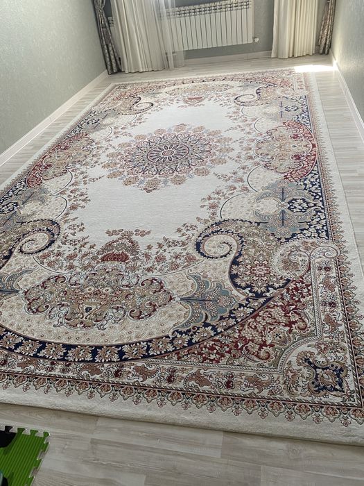 Продам шелковый ковер