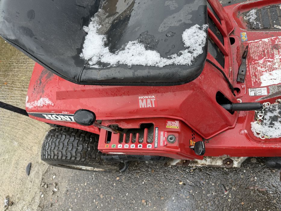 Vand tractoras de iarba honda