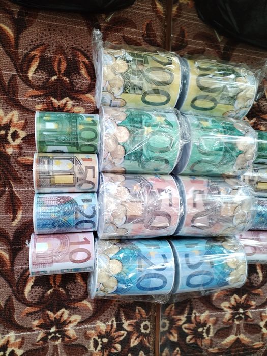 Копилки жестяные есть варианты