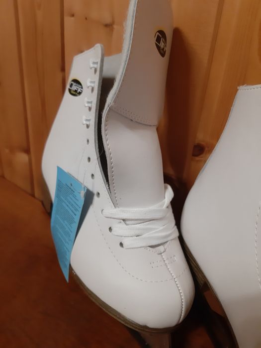 Коньки для фигурного катания