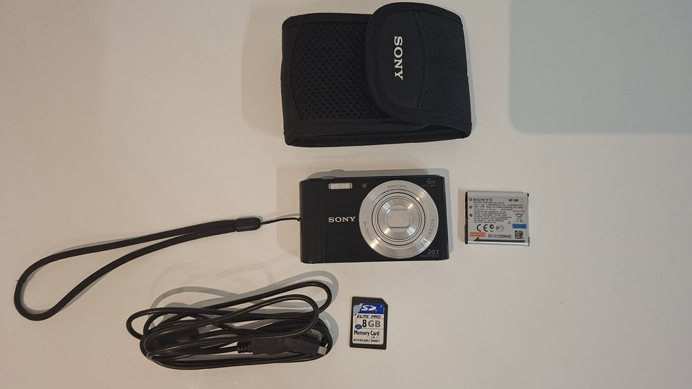 цифров фотоапарат Sony DSC-W810+резервна батерия