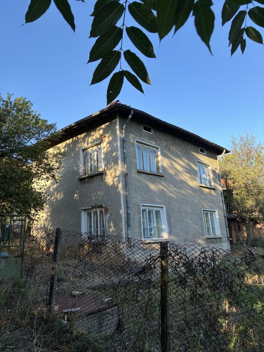 Продава се къща с.Типченица