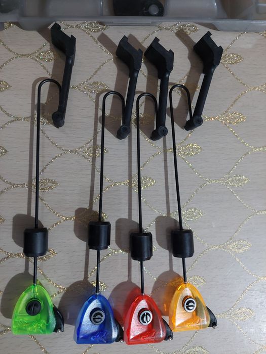 Set 4 swingere fox mk3 cu penar (r, g, v, a)