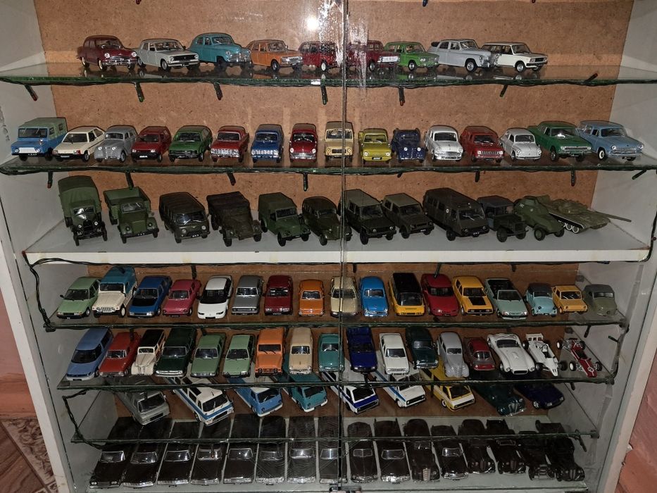 Коллекция моделей автомобилей