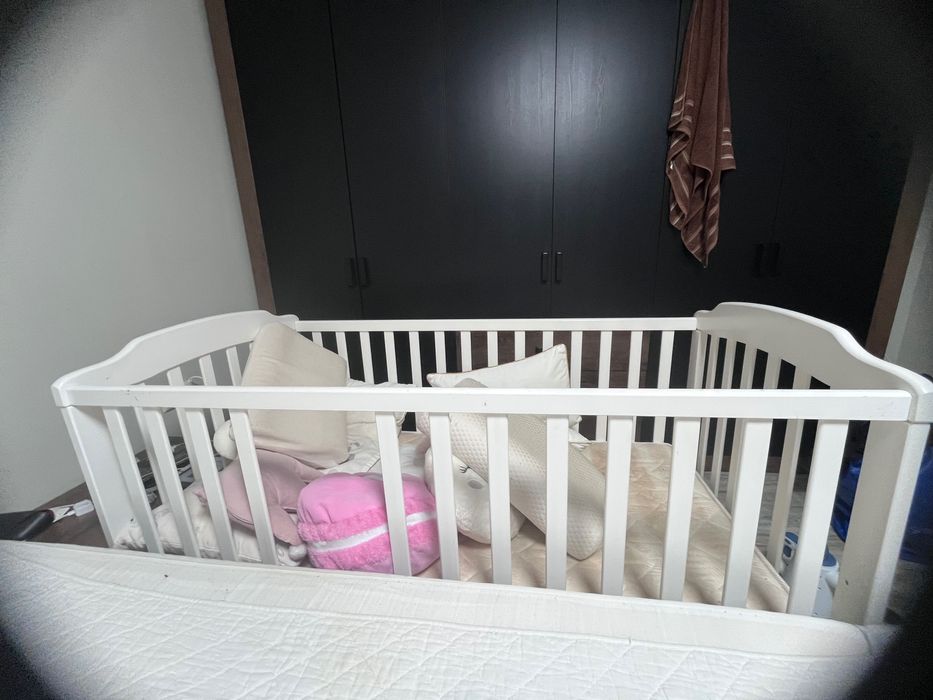 Подарявам бебешка кошара с матрак