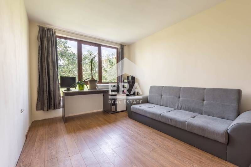 Продава се Тристаен апартамент в Варна, м-т Пчелина - 105 кв.м за 1991 €/кв.м - Снимка #11