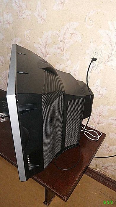 Телевизор LG 72см.