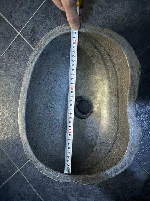 Каменна мивка от речен камък