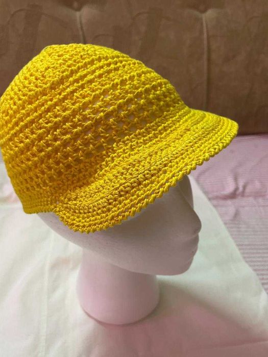 Вязанные шапочки ручной работы