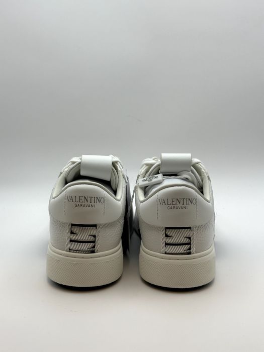 Valentino Low-Top VL7N White/Black Sneakers