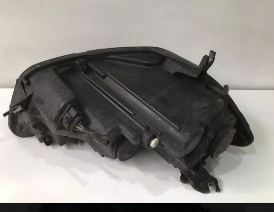 Vând faruri audi a6c7