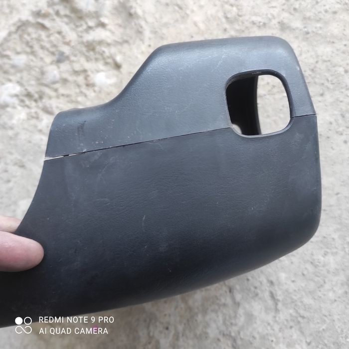 Продам кожух руля на Мазда 626 птичка