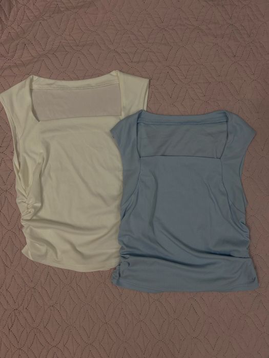 Голубое и белое майки, поло