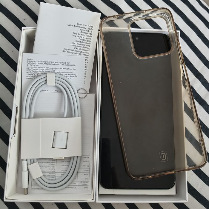 Телефон Honor 200 Smart