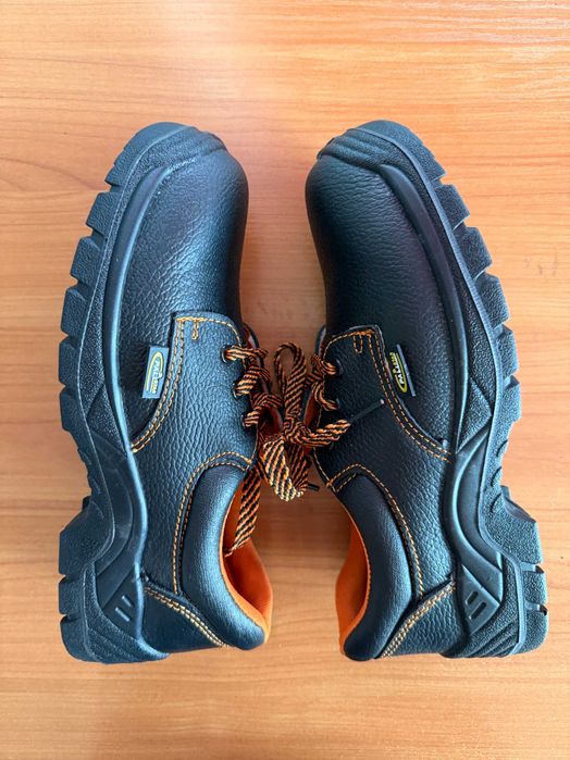 Защитни обувки Caliber – номер 42