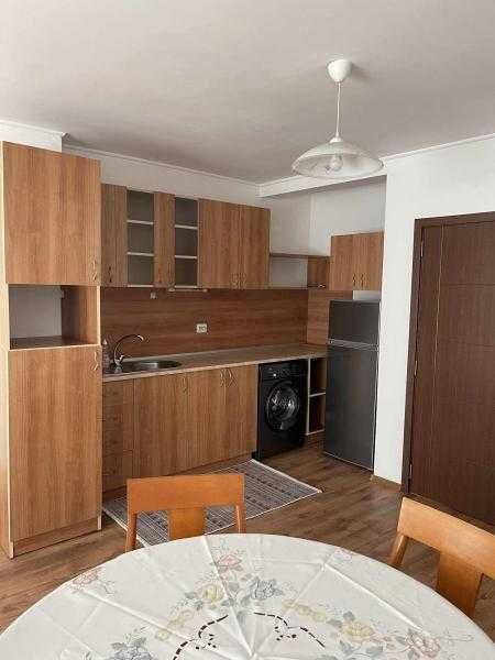 Двустаен апартамент под наем в к-с Възраждане