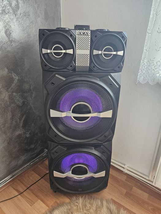Boxă activă AKAI 300W RMS Bluetooth – stare foarte bună