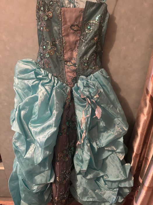 Продам бальное платье