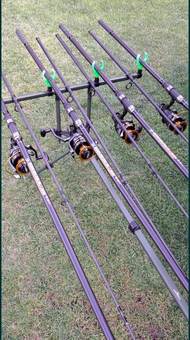 Set 4 Lansete Carbon 3,90 m, 4 Mulinete Fascinate 8000,Rod Pod Echipat