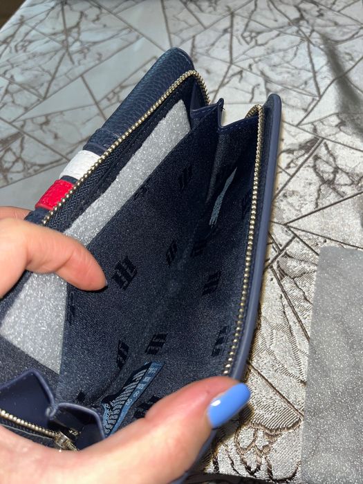 Оригинално кожено портмоне TOMMY HILFIGER