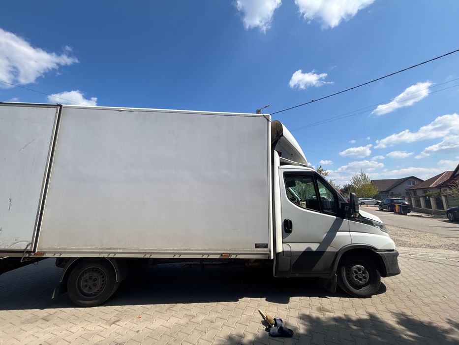 Vând iveco daily