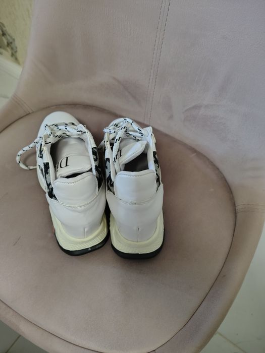 Продавам маратонки Dior