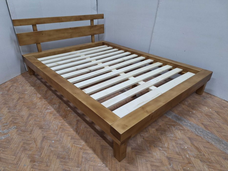 TRANSPORT GRATUIT.Pat din lemn masiv.Cod 222