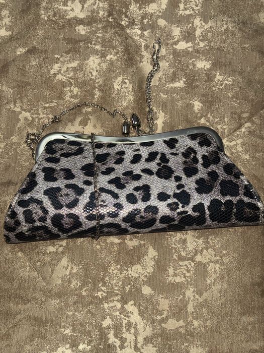 Клатч серебристый красивый