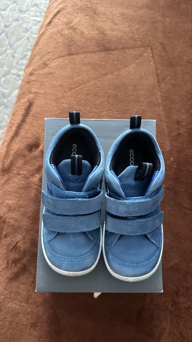 Ботинки детские ессо или кроссовки 24 размер