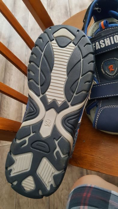 Новые босоножки на мальчика