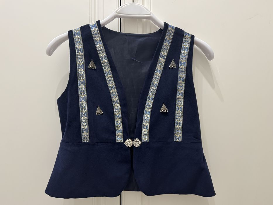 Продам желетку в национальном стилье