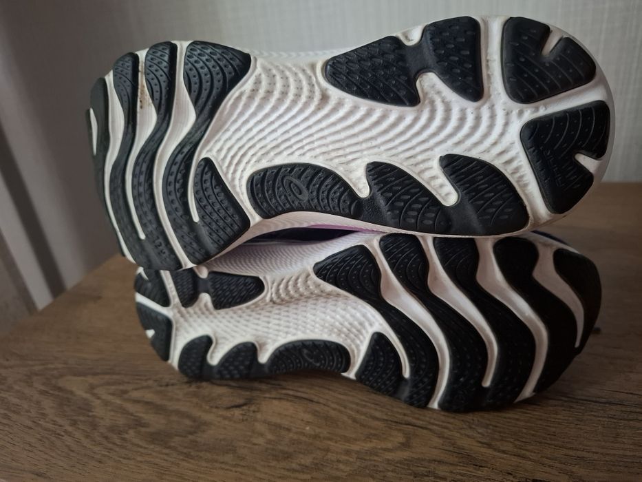 Asics gel Cumulus 24 дамски маратонки 37 номер.